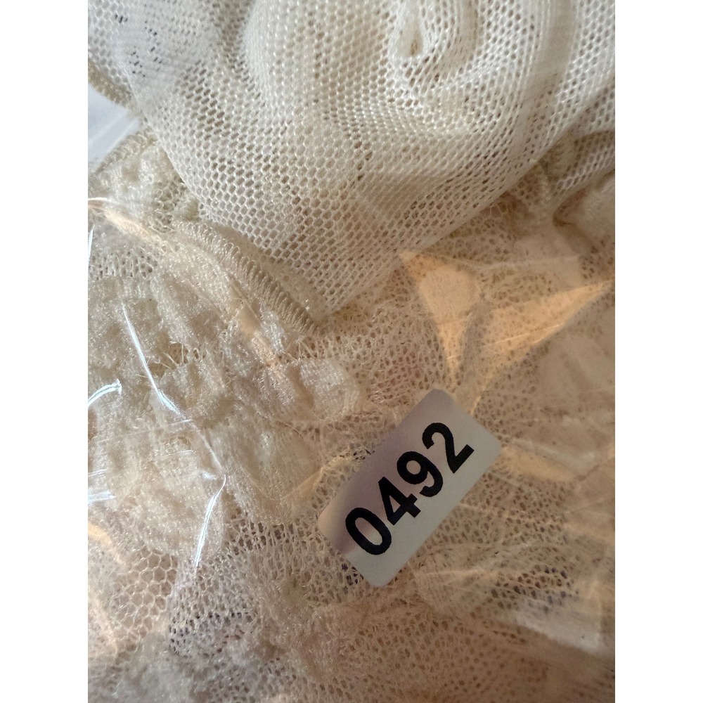 UO Kimchi Blue White Floral Lace Tube Top Coquette Fairycore NWT Large - Picture 6 of 6